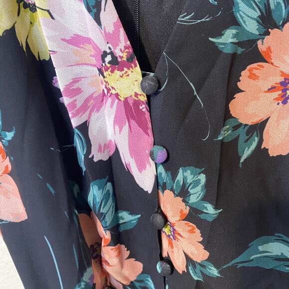 Yumi Kim Wild Rose Black Lotus Romper Floral V neck One Piece Belt Sz S NWT - Picture 6 of 10